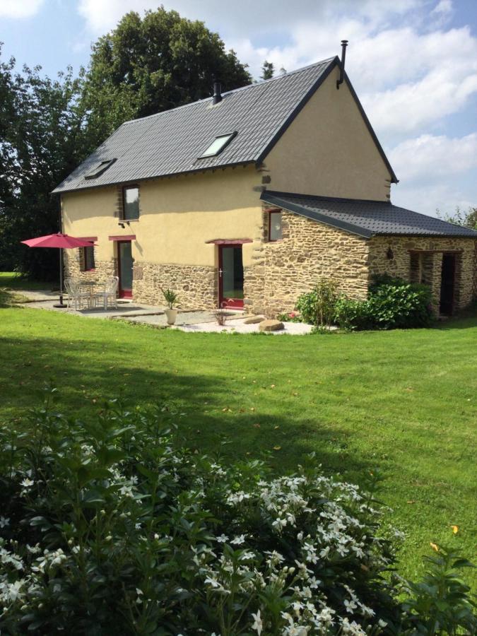 Gite De La Fresnais Epiniac Exterior foto